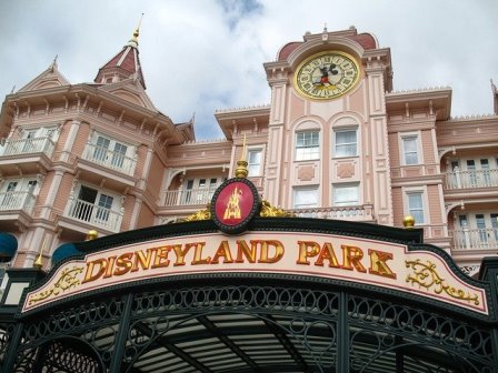 Disneyland Vs. Disneyland Paris: Which Kingdom Does it Best?